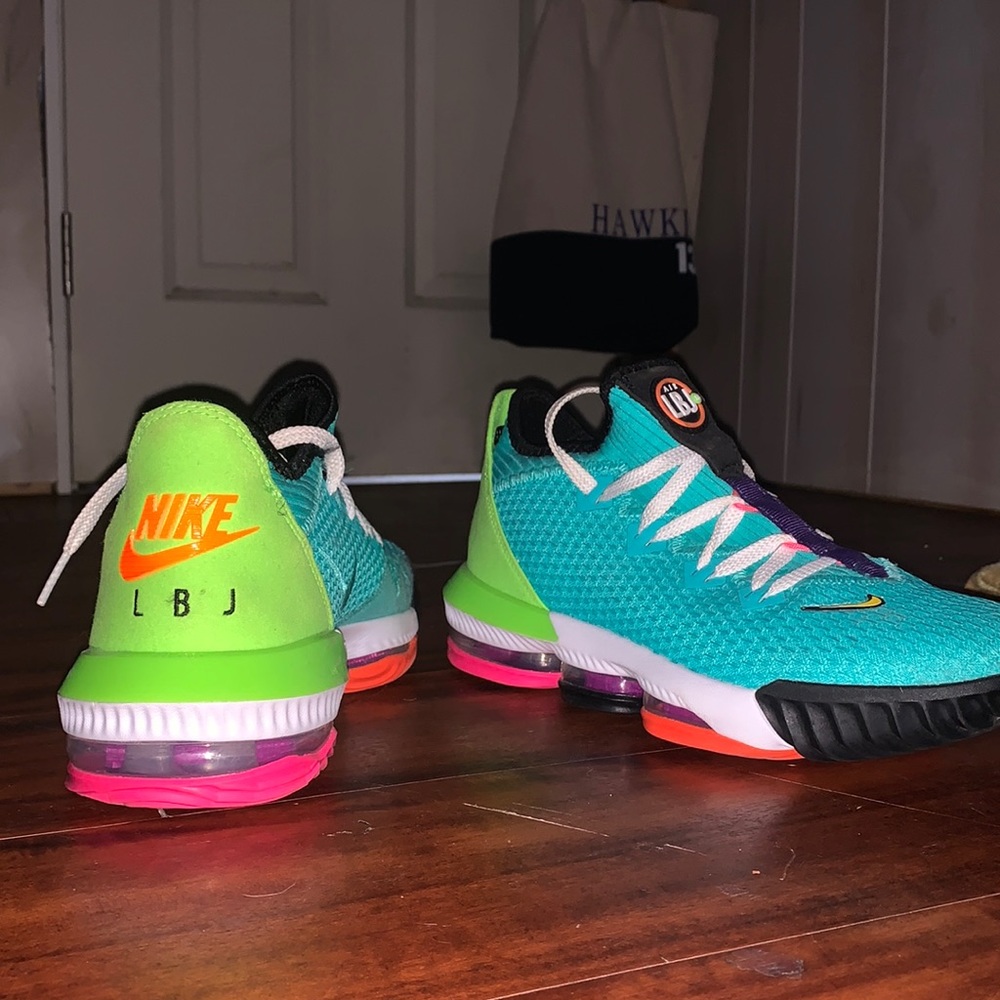 Nike Lebron 16 Low Hyper Jade Basketball Shoes